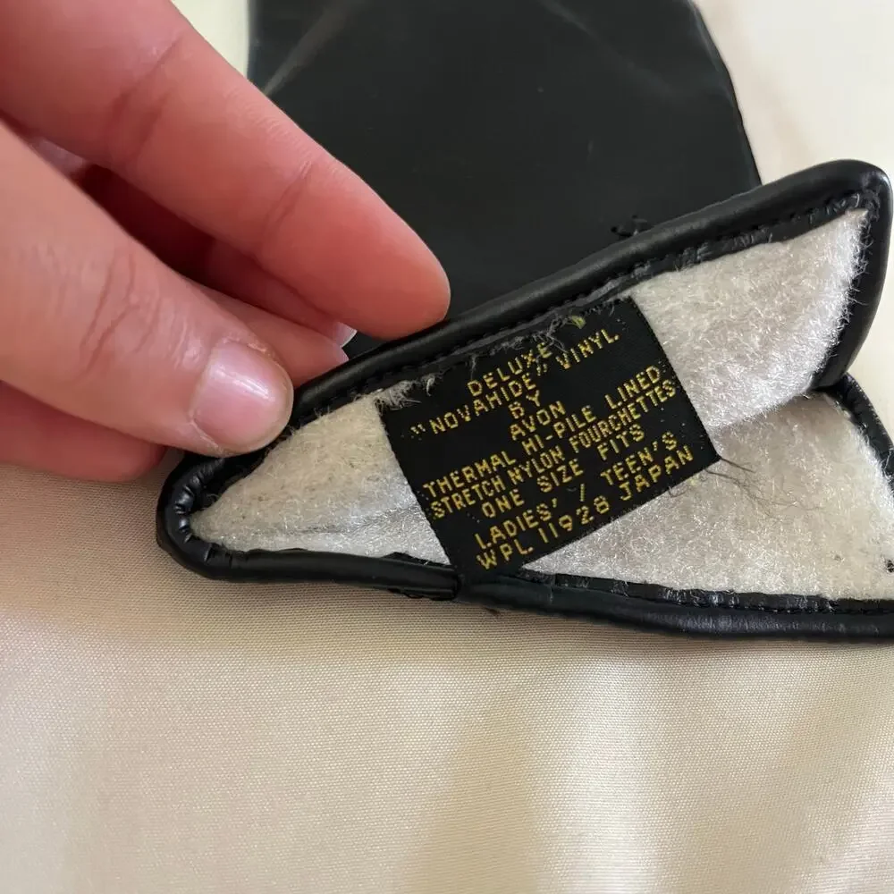 Unbranded gloves are